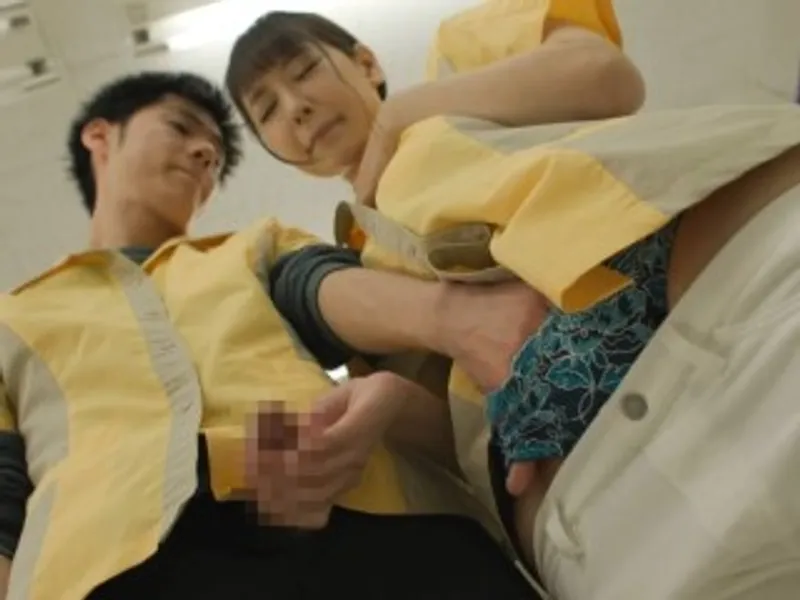 điên cuồng làm tình cô đồng nghiệp dam dang trong siêu thị mini