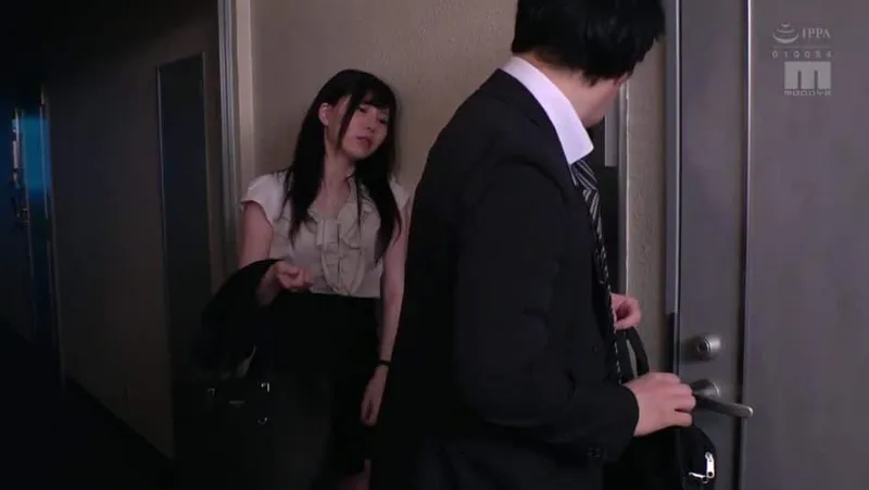 Vợ yêu nhà sát bên nhận nhầm tôi là ông chồng trong một hôm say xỉn