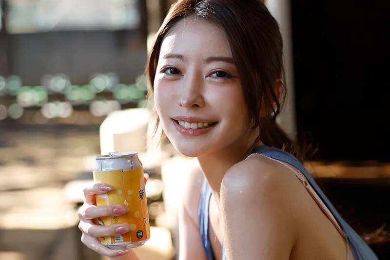 Kỷ niệm mùa hè khó quên với chị nhà đối diện mà tôi yêu mến trở về quê sau bao năm